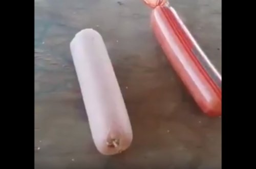 Marketdən sosiska aldı içindən görün nələr çıxdı - VİDEO