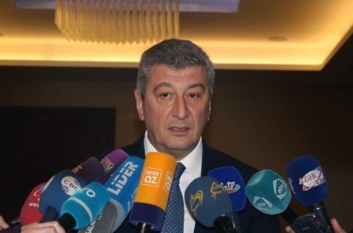 Ramiz Həsənov kollektivə təqdim olunub