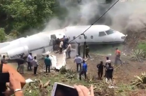 Hondurasda sərnişin təyyarəsi qəzaya uğrayıb – VİDEO