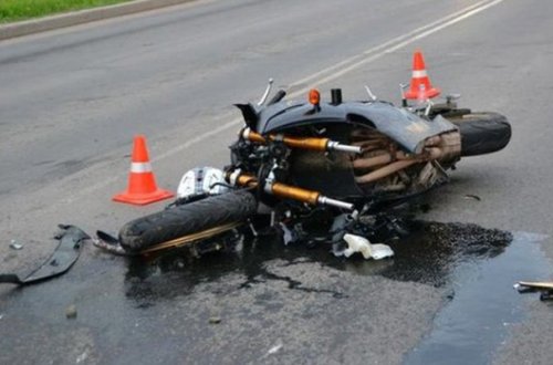 Saatlıda motosiklet qəzası - Sürücü ağır yaralıdır
