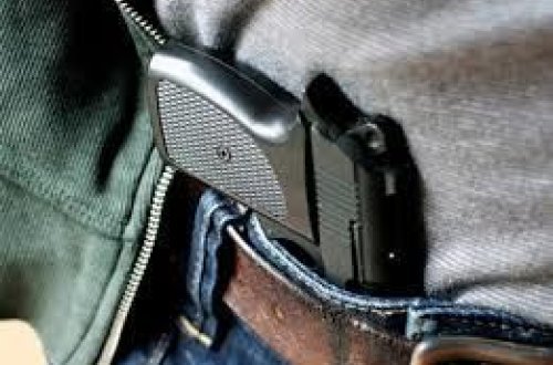 Oğuzda silahlı şəxslər saxlanılıb