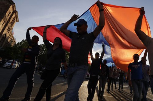 Ermənilər Rusiyaya qaçır