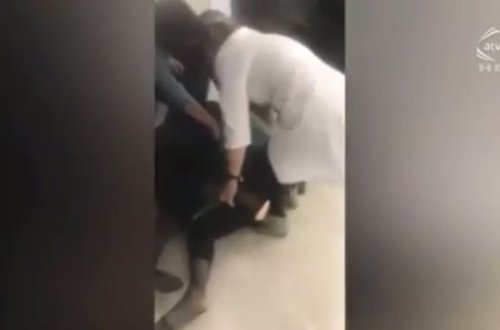 Ana ilə qızı Elnarəni yerə yıxıb döydü - Biabırçı VİDEO YAYILDI