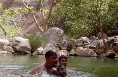 Şok kadrlar: 3 gənc kamera qarşısında batdılar - VİDEO - FOTO