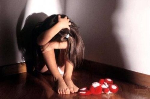 Balakəndə 12 yaşlı qızı zorlayan ögey ataya CƏZA VERİLDİ