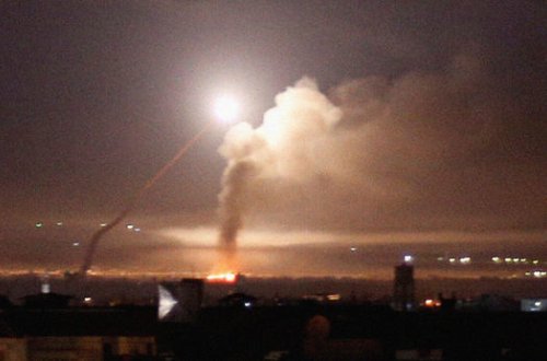 Suriya aerodromu raket hücumuna məruz qalıb