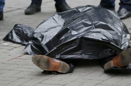 Bakıda dəhşət: Avtomobilin içindən cəsəd çıxarıldı