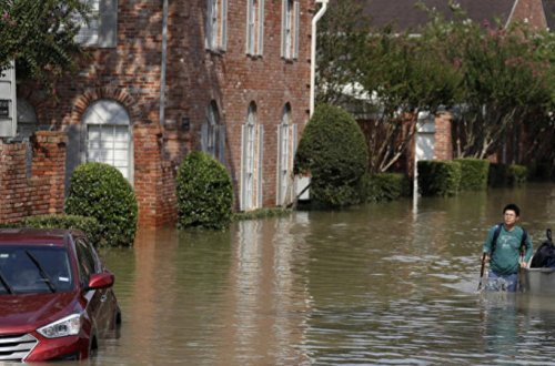 ABŞ-da fövqəlidə vəziyyət - Bir şəhər su altında qaldı - VIDEO