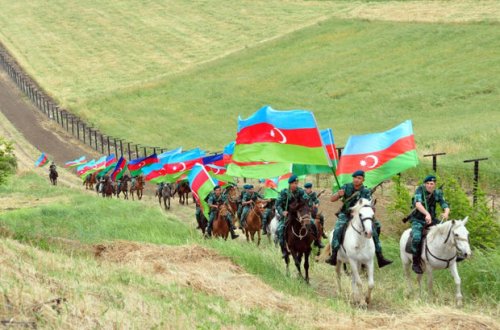 Dövlət bayrağı Azərbaycanın bütün sərhədləri boyunca – FOTO