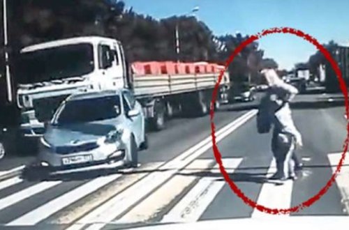 Piyadaya yol verdi və... - Başına görün nə gəldi / VİDEO