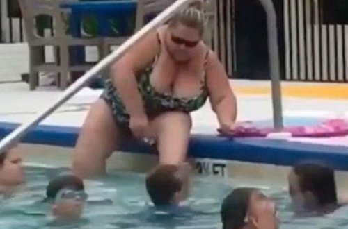 Hovuzda hələ belə iyrənclik olmamışdı - VİDEO