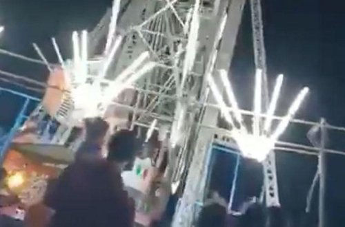 Şeytan çarxının yelləncəyi qopdu, 8 nəfər yerə çaxıldı - VİDEO