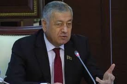 Deputat: Vətəndaşlar deyil, banklar insanların ayağına getməlidir