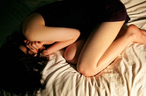 Hamilə qadını zorlayan kişini döyüb, öldürdülər - VİDEO - FOTO