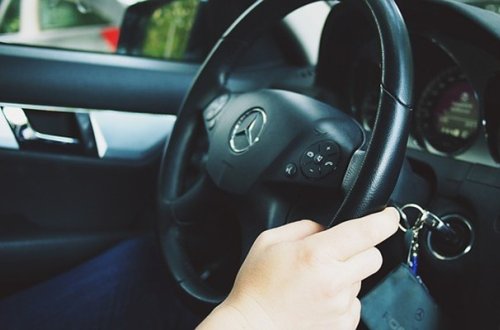 Piyadanı vuran qadın sürücü saxlanılıb