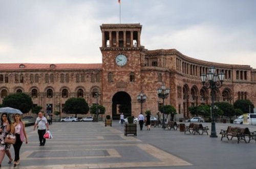 Ermənistanın paytaxt küçəsində Azərbaycan BAYRAĞI - ŞOK GÖRÜNTÜ