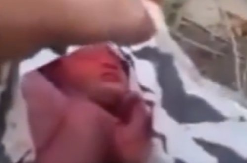 Bakıda yenicə doğulmuş körpə küçəyə atıldı - ŞOK VİDEO