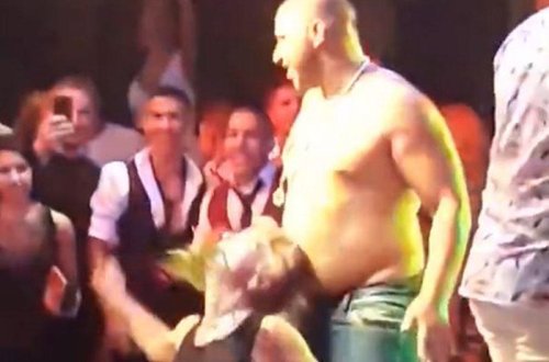 Qadın müəllimin əxlaqsız videosu yayıldı, işdən çıxdı - FOTO