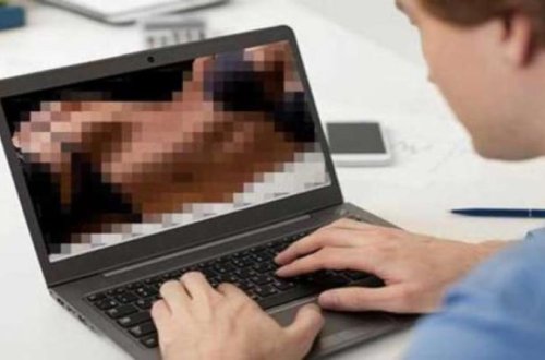 Bank işçisinin səhlənkarlığı - İşdə baldızının lüt şəkillərinə baxarkən silməyi unutdu