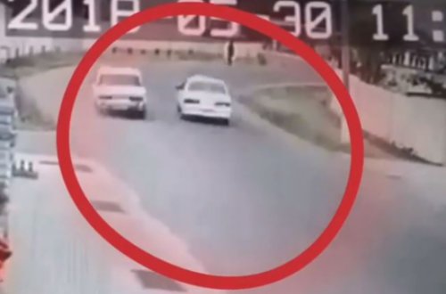 Azərbaycanda ötüşən maşın qadını belə vurdu - ŞOK GÖRÜNTÜ - VİDEO