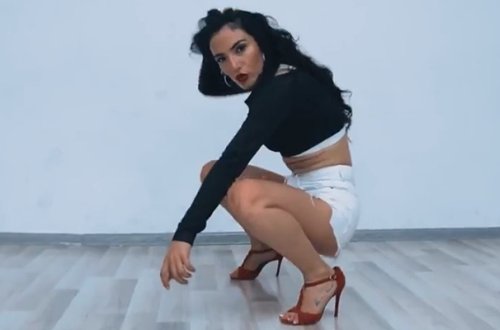 Dilarədən seksual rəqs... - Video