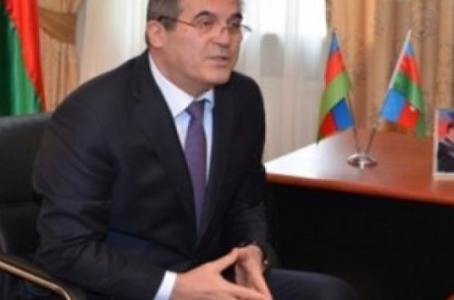 Süleyman Mikayılovin işçısındən Heydər Əliyev fonduna HÖRMƏTSİZLİK-VİDEO