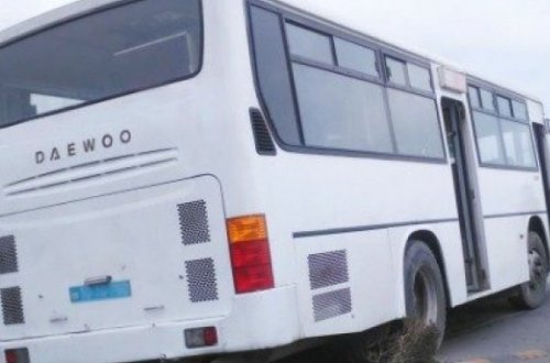 Bakıda avtobus sürətlə dayanacağa çırpıldı - Qadınları xilas edən kişi faciəli şəkildə öldü