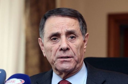 Novruz Məmmədovun ilk xarici səfəri