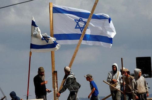 İsrail qanunsuz yəhudi qəsəbələrini sökür