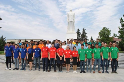 15 iyun Milli Qurtuluş Gününə həsr olunmuş “Xəmsə” Milli İntellektual Oyunu üzrə rayon birinciliyi keçirildi