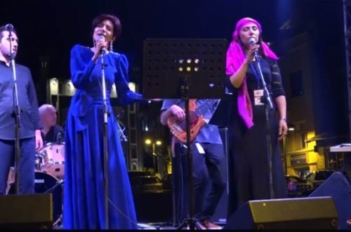 Azərbaycanlı erməni ilə “Sarı gəlin” oxudu – VİDEO