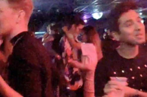 Bakıya gələn müğənninin sevgilisi ona xəyanət edərkən tutuldu - FOTO