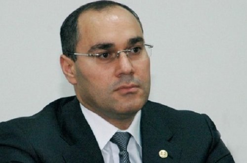 Komitə sədri jurnalistləri gömrük orqanlarında işləməyə çağırdı