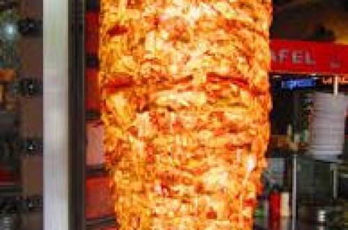 Bakıda satılan dönərlər belə fabriklərdə hazırlanır - Şok görüntülər - VİDEO