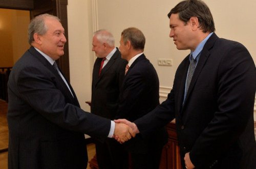 Ermənistan prezidenti həmsədrlərlə görüşdü