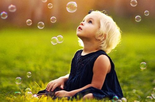 Doğulan qızların sayı azalsa da, qadınlar kişilərdən çoxdur