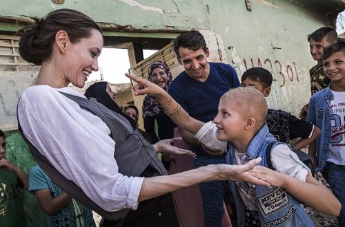 Ancelina Coli İŞİD zülmünə məruz qalanları ziyarət etdi - Fotolar