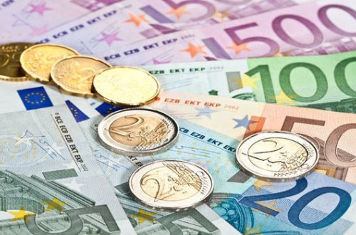 Avro ucuzlaşdı, rubl bahalaşdı