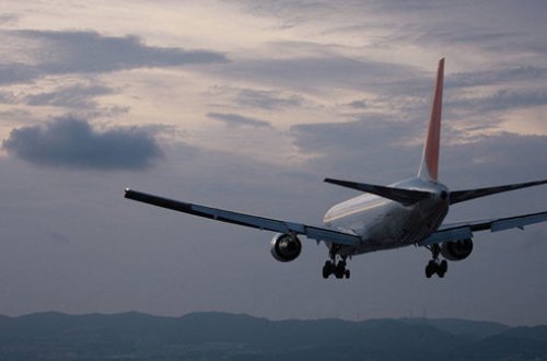 Moskvadan Yerevana uçan təyyarə son anda faciədən qurtuldu