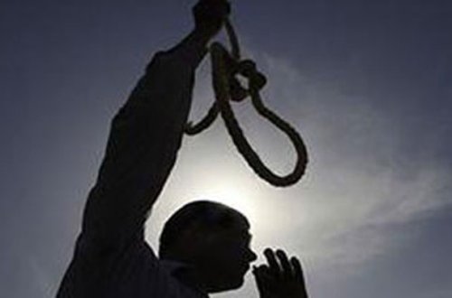 Arvadı evdən gedən 3 uşaq atası özünü asdı