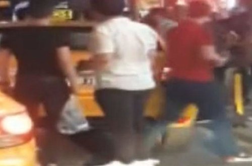Taksi sürücüsü ərəb turistləri belə döydü - VİDEO