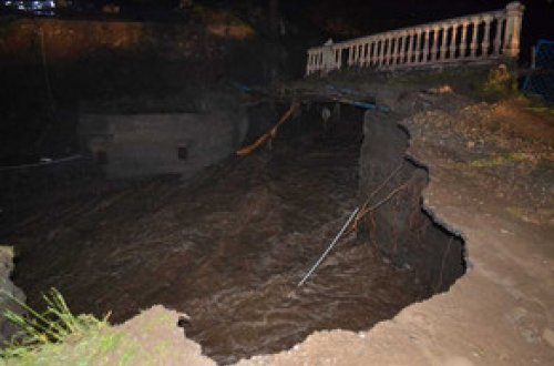 Daşkəsəndə təbii fəlakət: evləri su basıb, xəsarət alanlar var