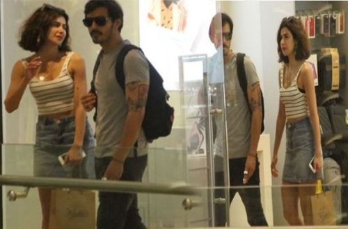 Azərbaycanlı aktrisa İstanbulda sevgilisi ilə görüntüləndi - FOTO
