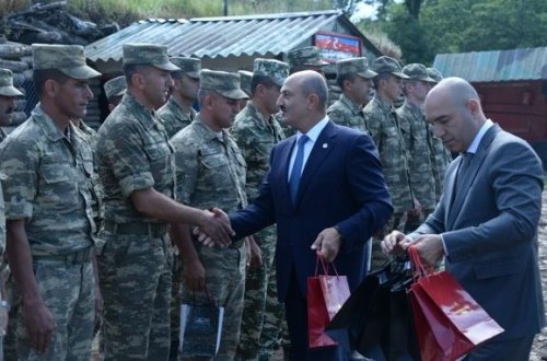 Nəsimi İcra Hakimiyyətinin rəhbərliyi və ictimaiyyət nümayəndələri əsgərlərimizi təbrik edib – FOTO