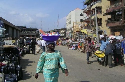 Neftlə zəngin olsa da, dünyanın ən yoxsul ölkəsidir