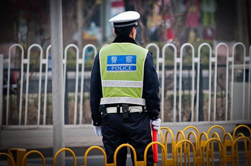 Çində kişi 2 şagirdi bıçaqlayıb öldürdü, yaralılar var