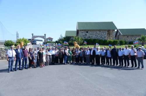 Nəsimi rayonu ahılları, müharibə  və əmək veteranları Pirşağı qəsəbəsində istirahət etdilər
