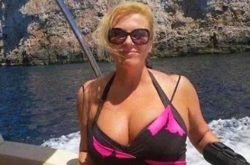 Xorvatiya prezidenti oyunu azarkeşlərlə izlədi - FOTO