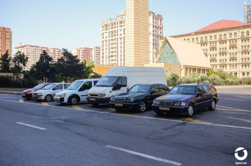 Bakıda məşhur çay evinin müştəriləri hərəkətə belə mane olur - ŞİKAYƏT - FOTOLAR