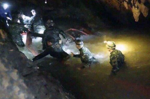 İtmiş komanda tapıldı: mağaranı su basıb - VİDEO